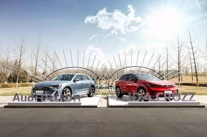 ID.4 CROZZ、Audi e-tron展車