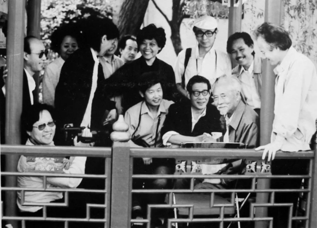 1990年，葉淺予師生藝術(shù)行路團在浙江
